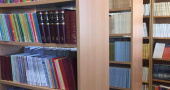 اهدای نشریه علمی و تخصصی به سازمان کتابخانه‌ها، موزه‌ها و اسناد آستان قدس رضوی