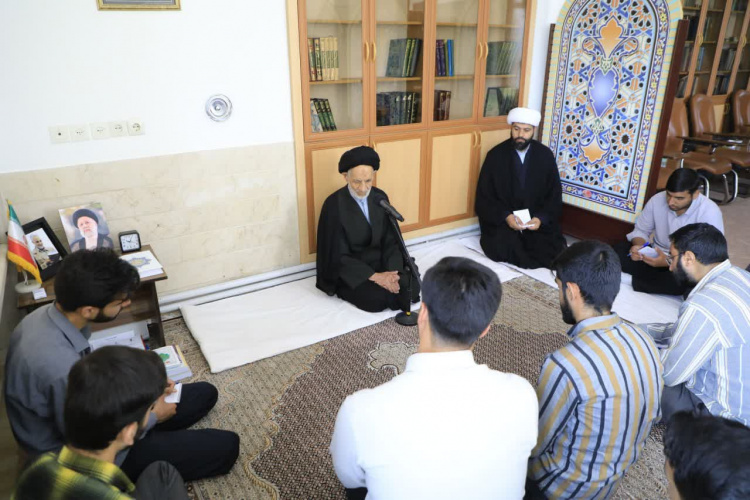 دیدار اعضای انجمن اسلامی دانشجویان مستقل دانشگاه بیرجند با نماینده ولیفقیه در استان خراسان جنوبی